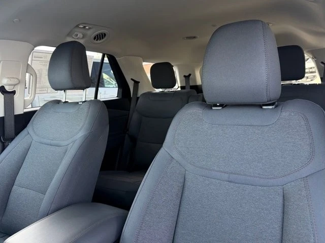 2026 Ford Explorer 6th Gen - Image 17 of 31