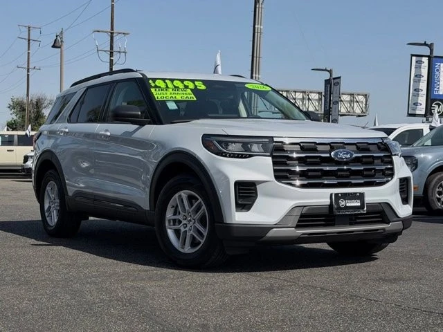 2026 Ford Explorer 6th Gen - Image 2 of 31