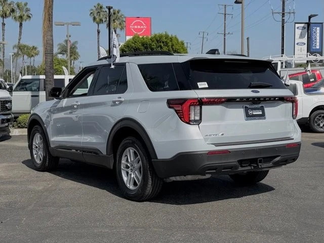 2026 Ford Explorer 6th Gen - Image 6 of 31