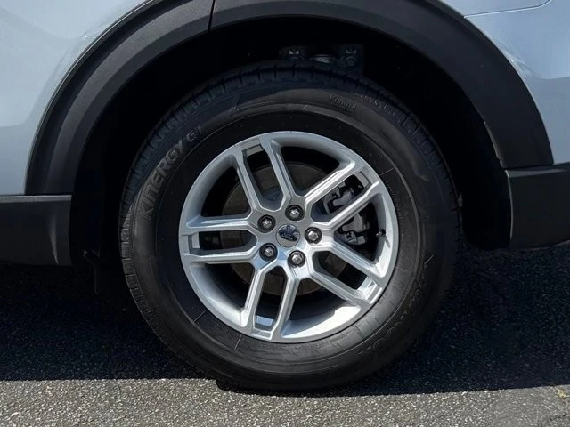 2026 Ford Explorer 6th Gen - Image 12 of 31
