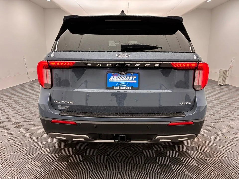 2026 Ford Explorer 6th Gen - Image 9 of 12