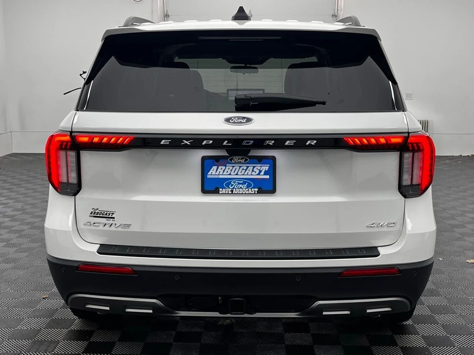 2026 Ford Explorer 6th Gen - Image 11 of 12