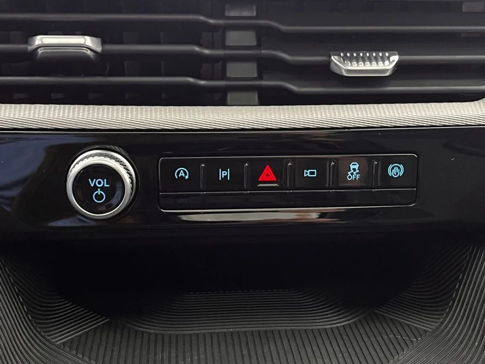 2026 Ford Explorer 6th Gen - Image 6 of 12