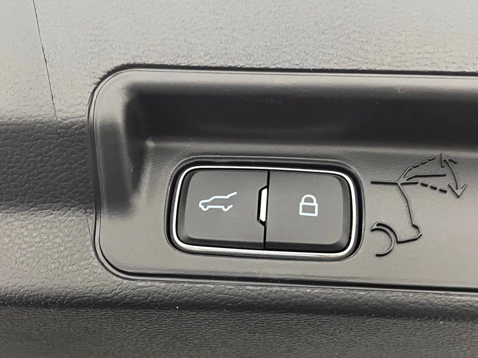 2026 Ford Explorer 6th Gen - Image 9 of 12
