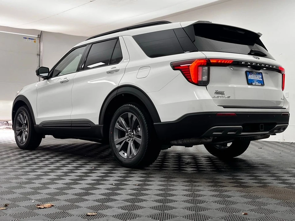 2026 Ford Explorer 6th Gen - Image 12 of 12