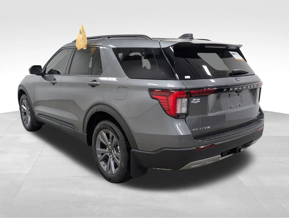 2026 Ford Explorer 6th Gen - Image 9 of 13