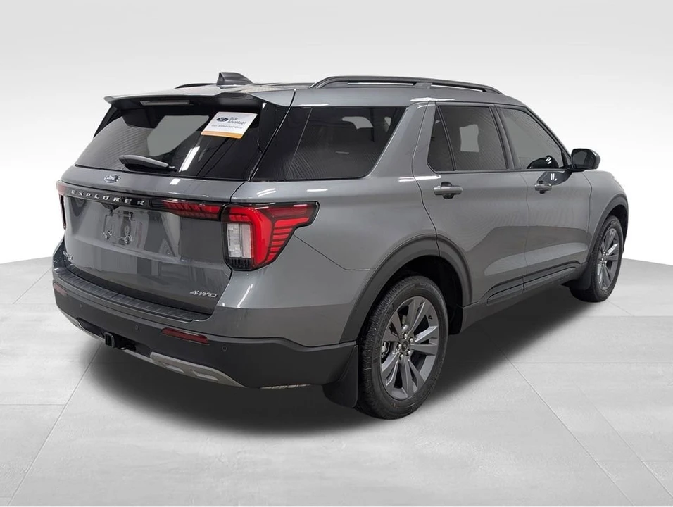 2026 Ford Explorer 6th Gen - Image 8 of 13