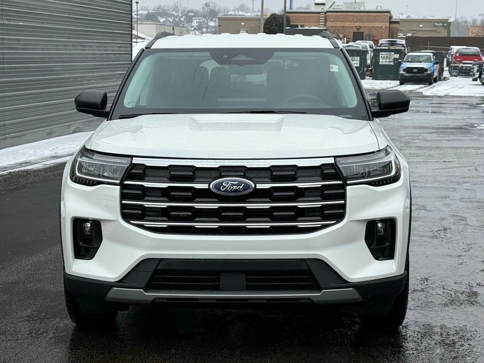 2026 Ford Explorer 6th Gen - Image 10 of 12