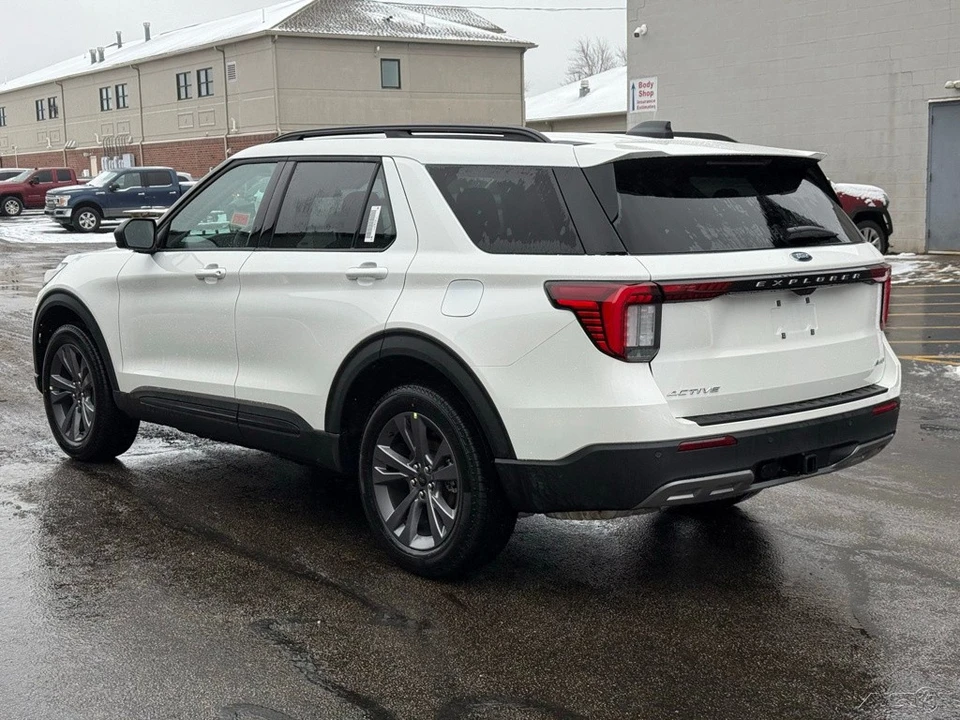 2026 Ford Explorer 6th Gen - Image 3 of 12