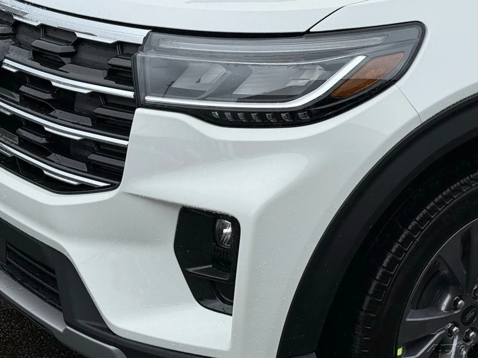2026 Ford Explorer 6th Gen - Image 11 of 12