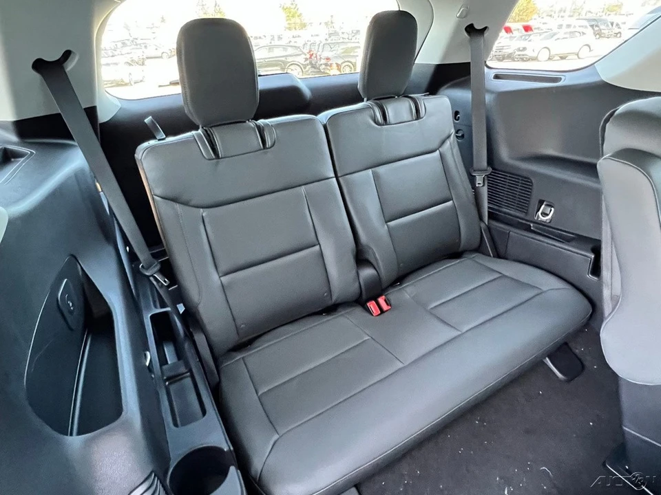 2026 Ford Explorer 6th Gen - Image 18 of 21
