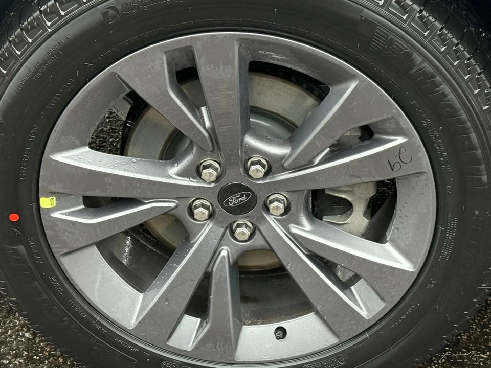 2026 Ford Explorer 6th Gen - Image 13 of 21