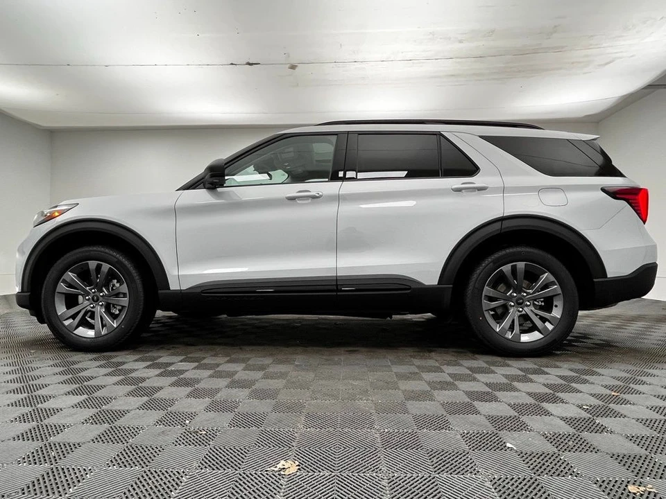 2026 Ford Explorer 6th Gen - Image 12 of 12