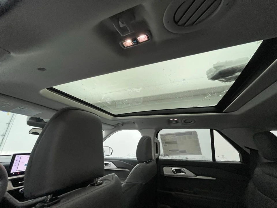 2026 Ford Explorer 6th Gen - Image 3 of 12