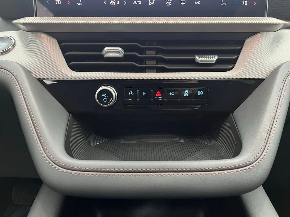 2026 Ford Explorer 6th Gen - Image 4 of 12