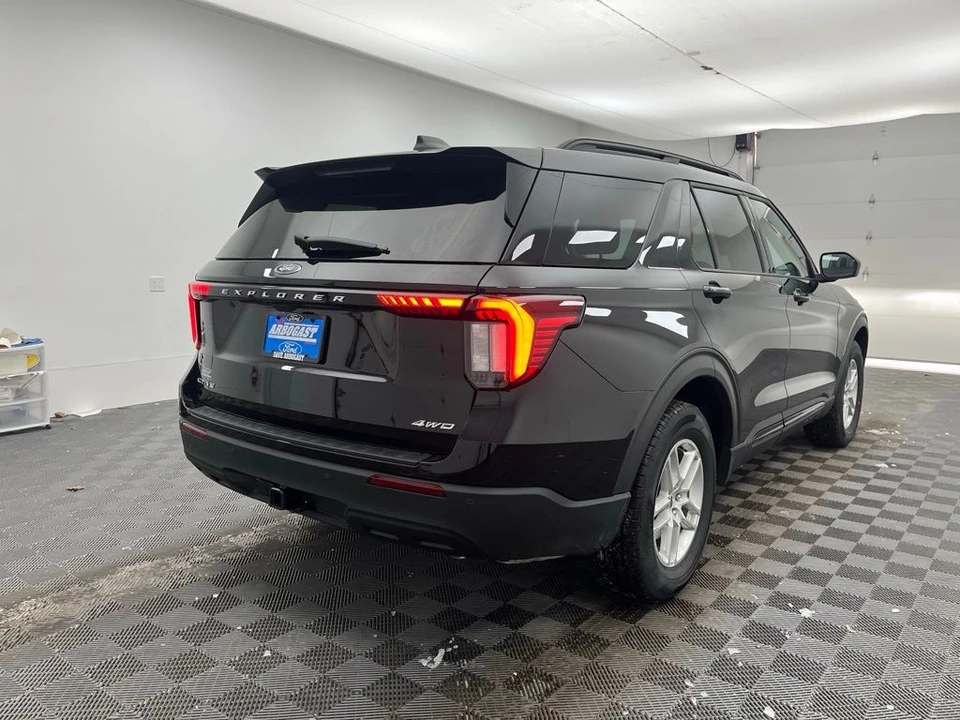 2026 Ford Explorer 6th Gen - Image 7 of 12