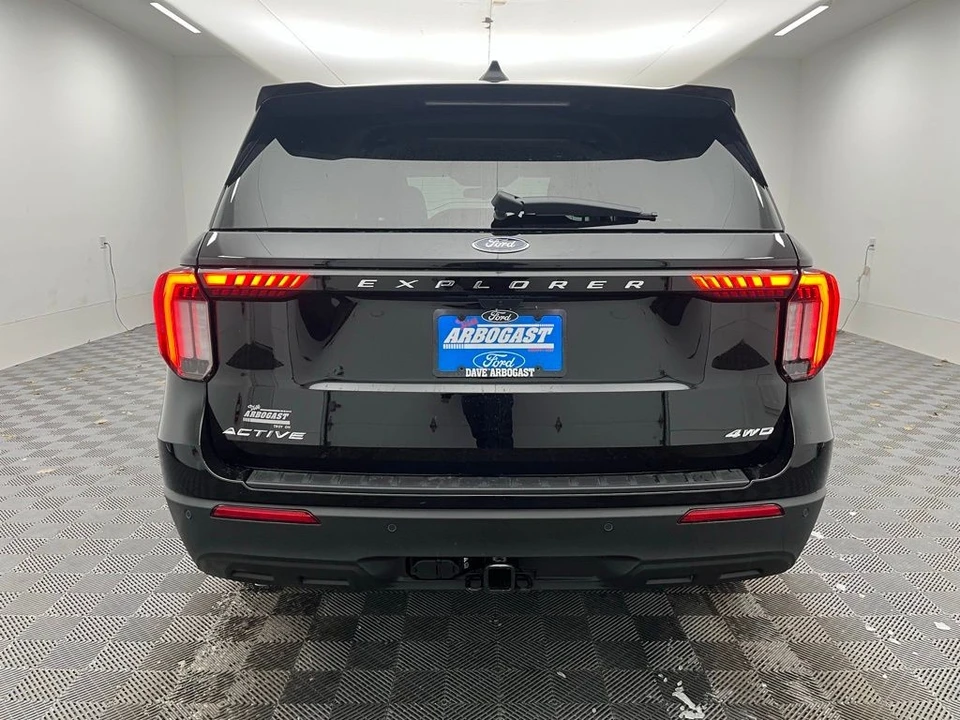 2026 Ford Explorer 6th Gen - Image 8 of 12