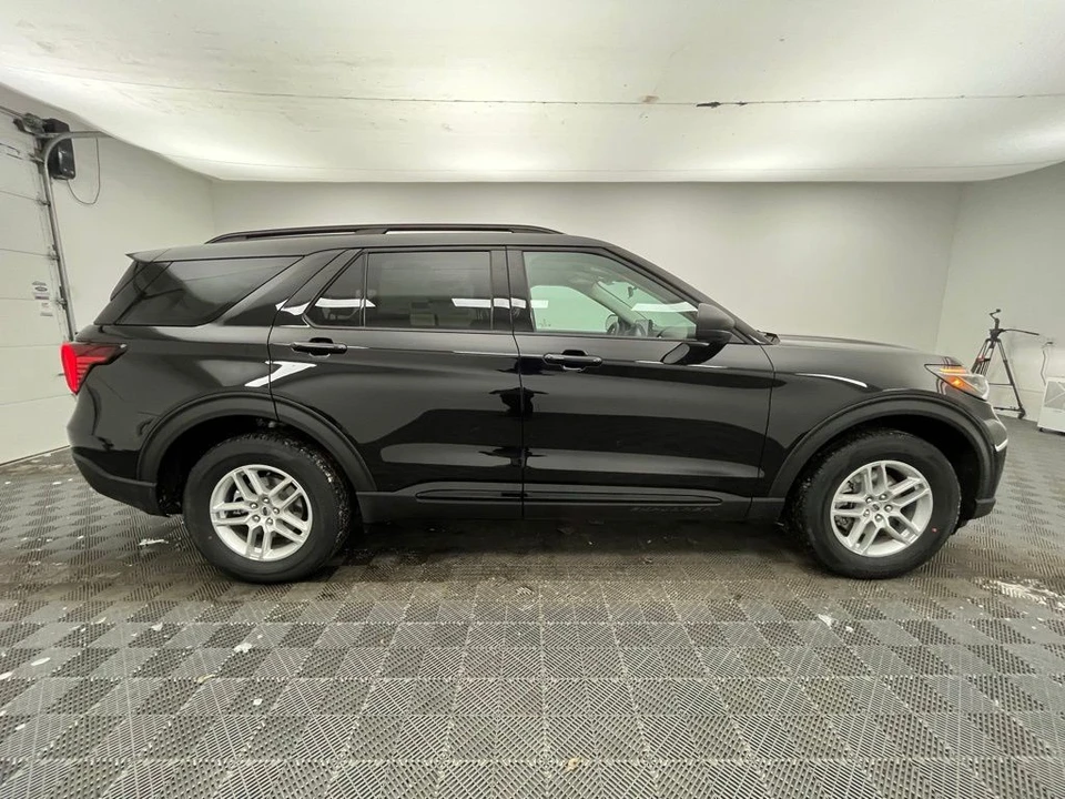 2026 Ford Explorer 6th Gen - Image 6 of 12