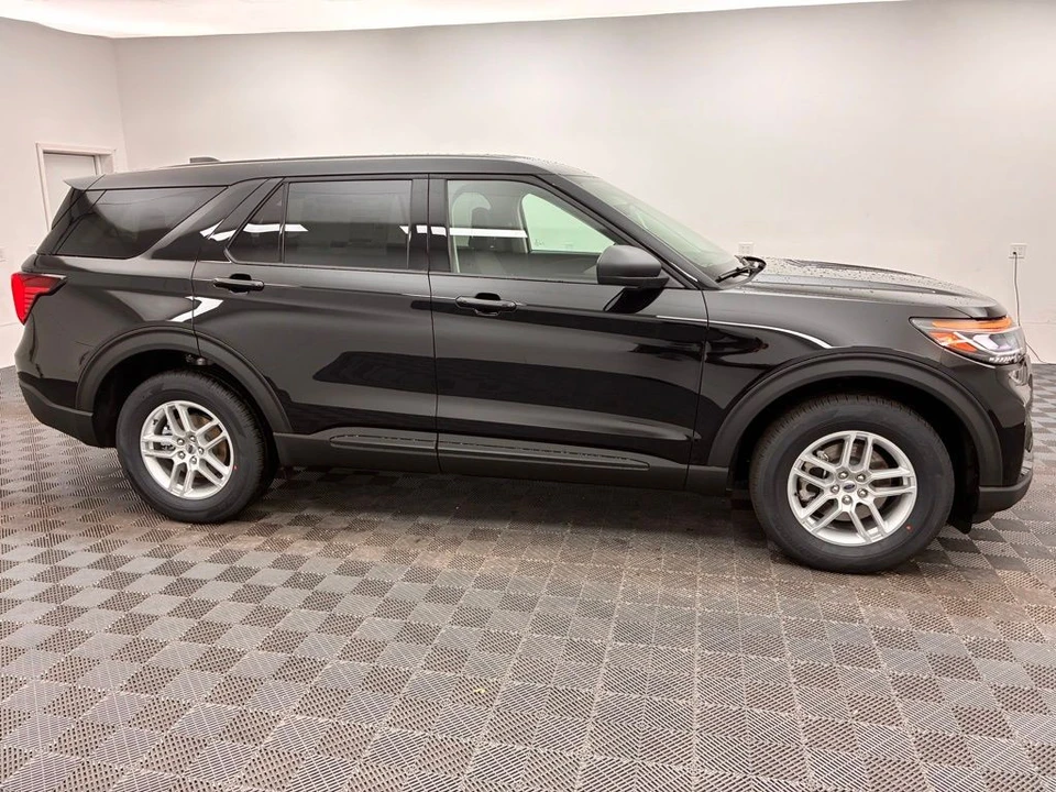 2026 Ford Explorer 6th Gen - Image 6 of 12