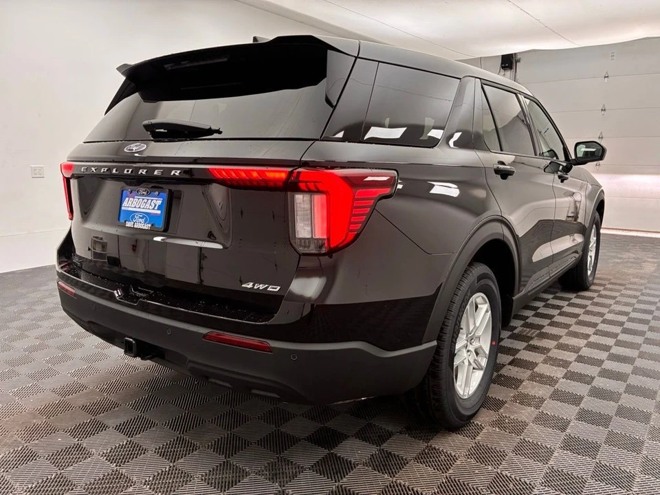 2026 Ford Explorer 6th Gen - Image 7 of 12
