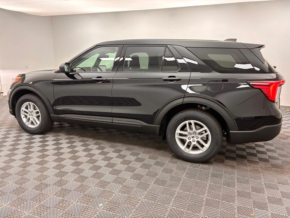 2026 Ford Explorer 6th Gen - Image 11 of 12