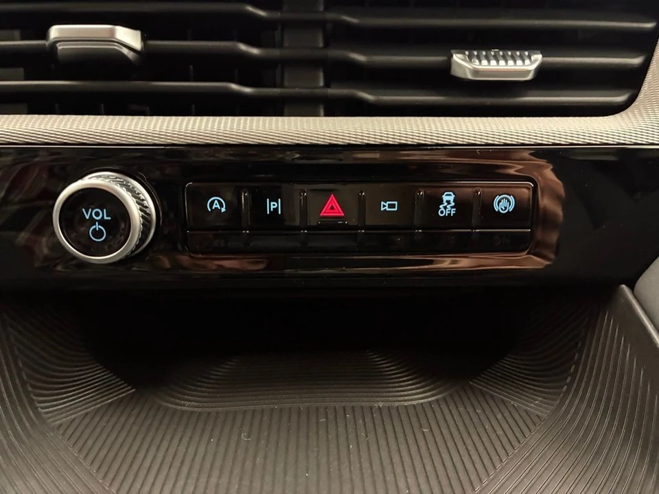 2026 Ford Explorer 6th Gen - Image 4 of 12
