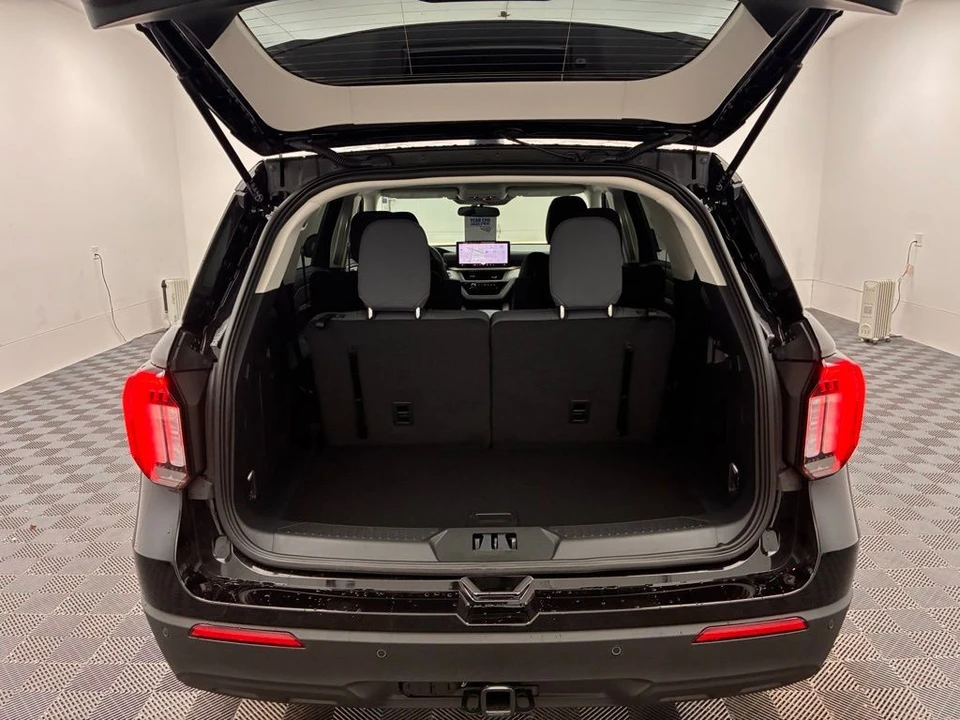 2026 Ford Explorer 6th Gen - Image 9 of 12