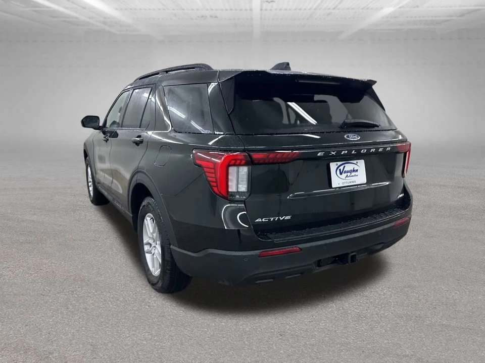 2026 Ford Explorer 6th Gen - Image 8 of 12