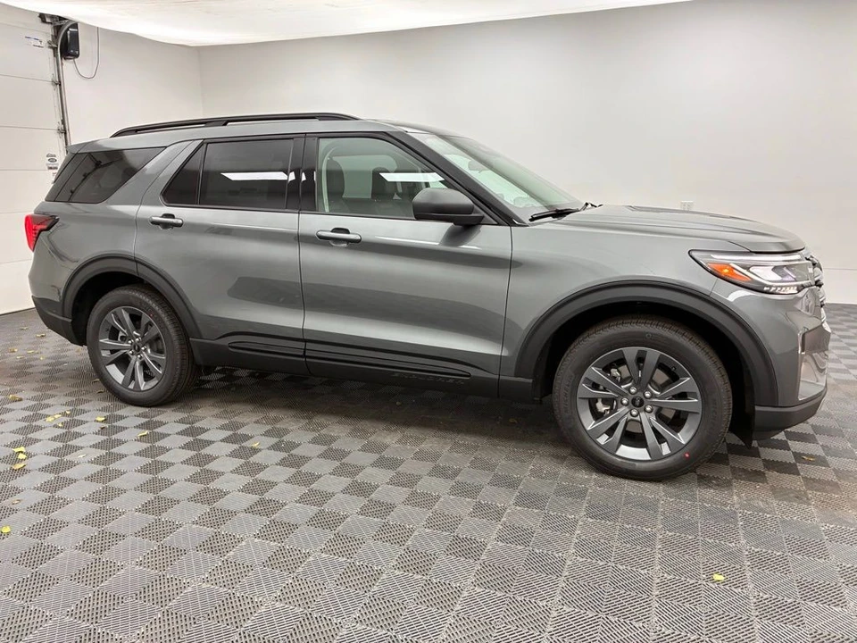 2026 Ford Explorer 6th Gen - Image 6 of 12