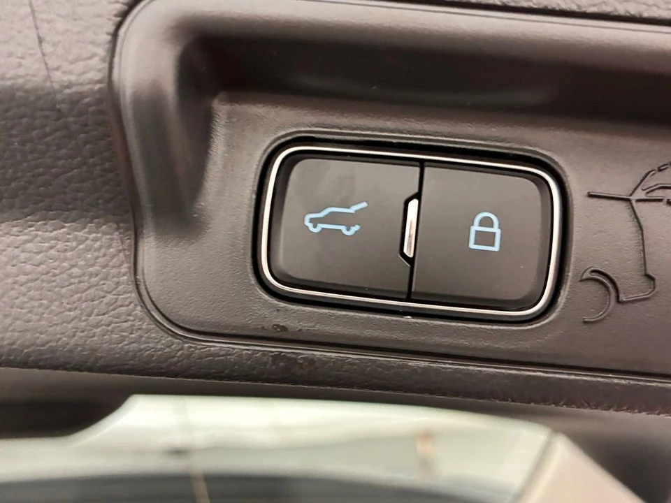 2026 Ford Explorer 6th Gen - Image 10 of 12
