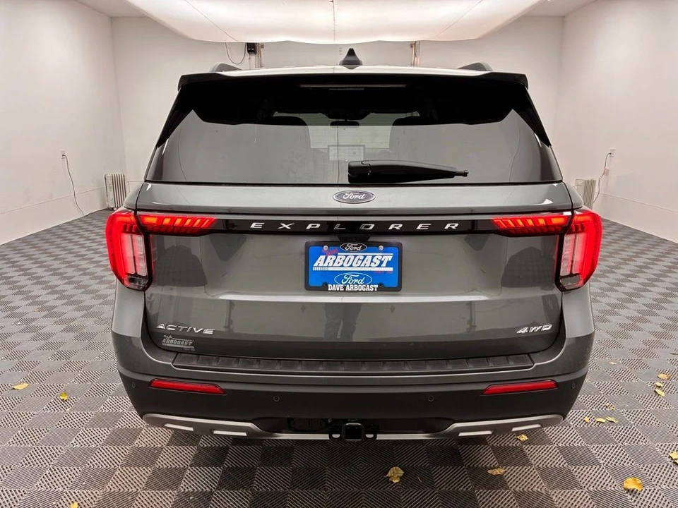 2026 Ford Explorer 6th Gen - Image 8 of 12