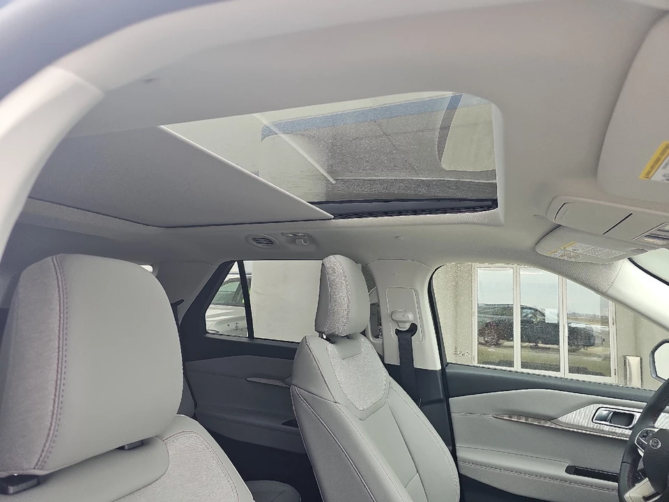 2026 Ford Explorer 6th Gen - Image 6 of 20
