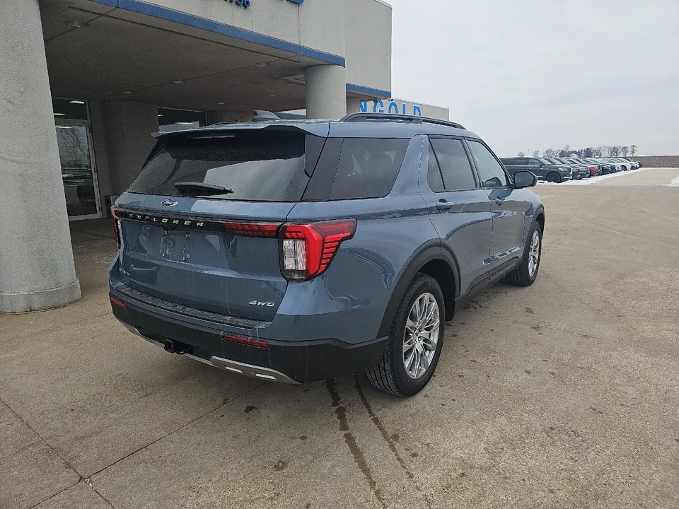 2026 Ford Explorer 6th Gen - Image 10 of 20
