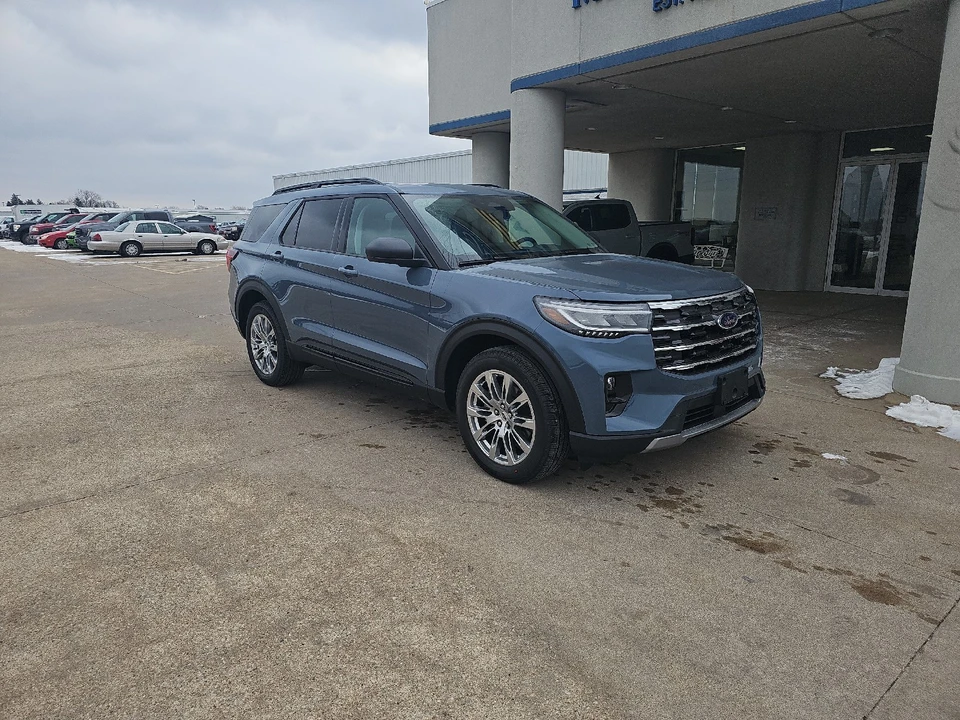 2026 Ford Explorer 6th Gen - Image 2 of 20