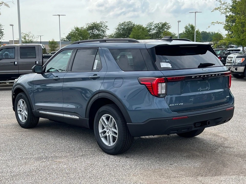2026 Ford Explorer 6th Gen - Image 3 of 12