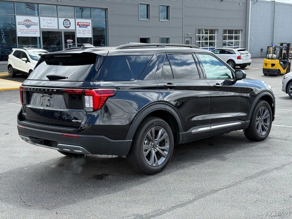 2026 Ford Explorer 6th Gen - Image 6 of 12