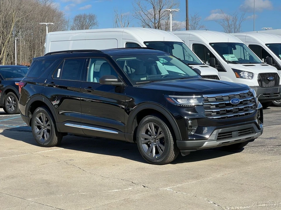 2026 Ford Explorer 6th Gen - Image 9 of 12