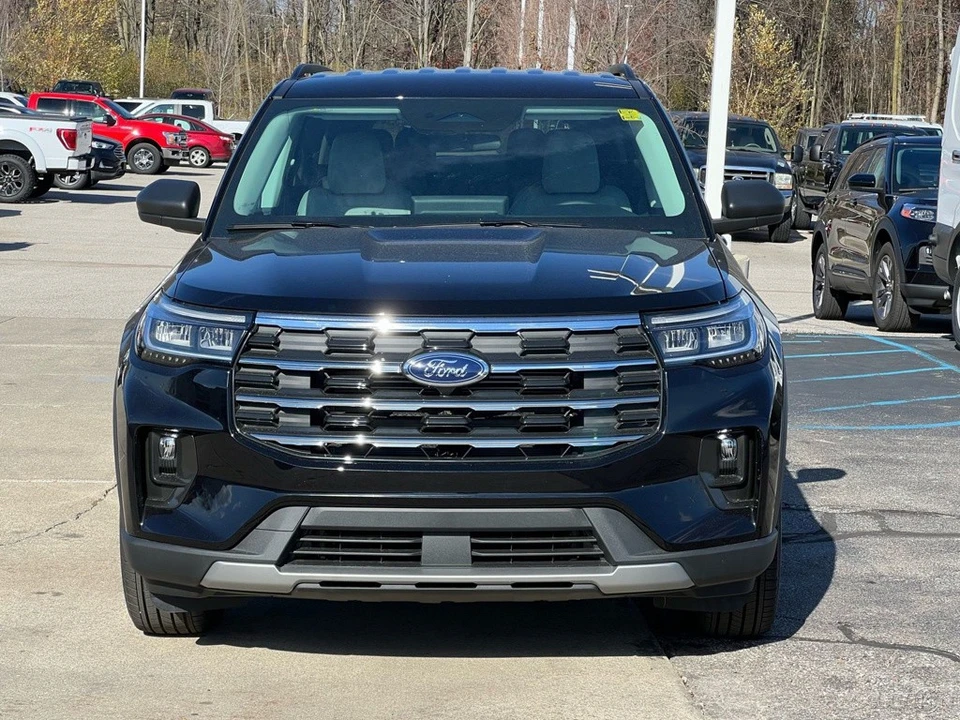 2026 Ford Explorer 6th Gen - Image 10 of 12