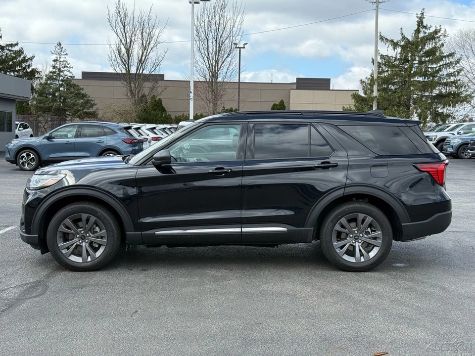 2026 Ford Explorer 6th Gen - Image 2 of 12
