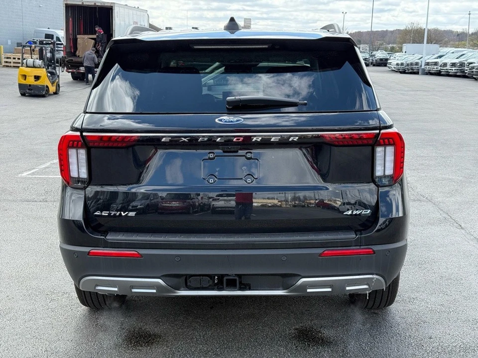 2026 Ford Explorer 6th Gen - Image 5 of 12