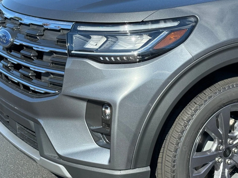 2026 Ford Explorer 6th Gen - Image 11 of 12