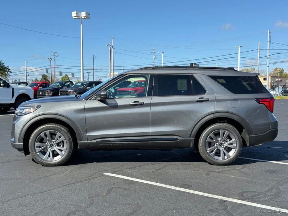 2026 Ford Explorer 6th Gen - Image 2 of 12