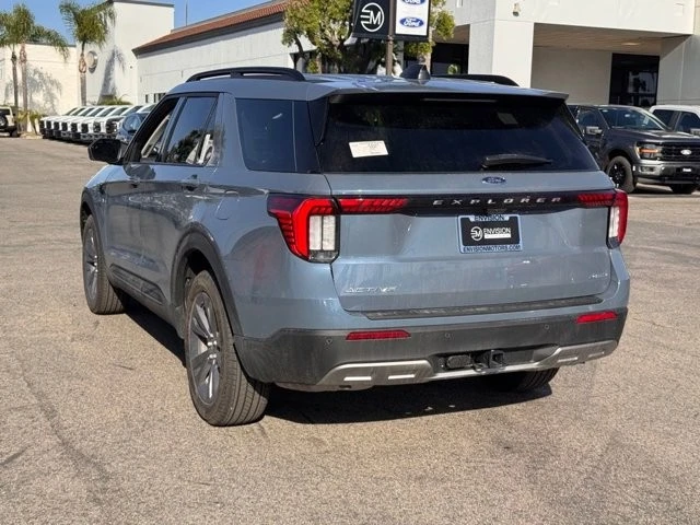 2026 Ford Explorer 6th Gen - Image 10 of 12