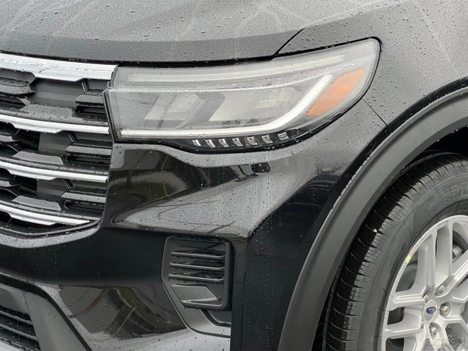 2026 Ford Explorer 6th Gen - Image 11 of 12