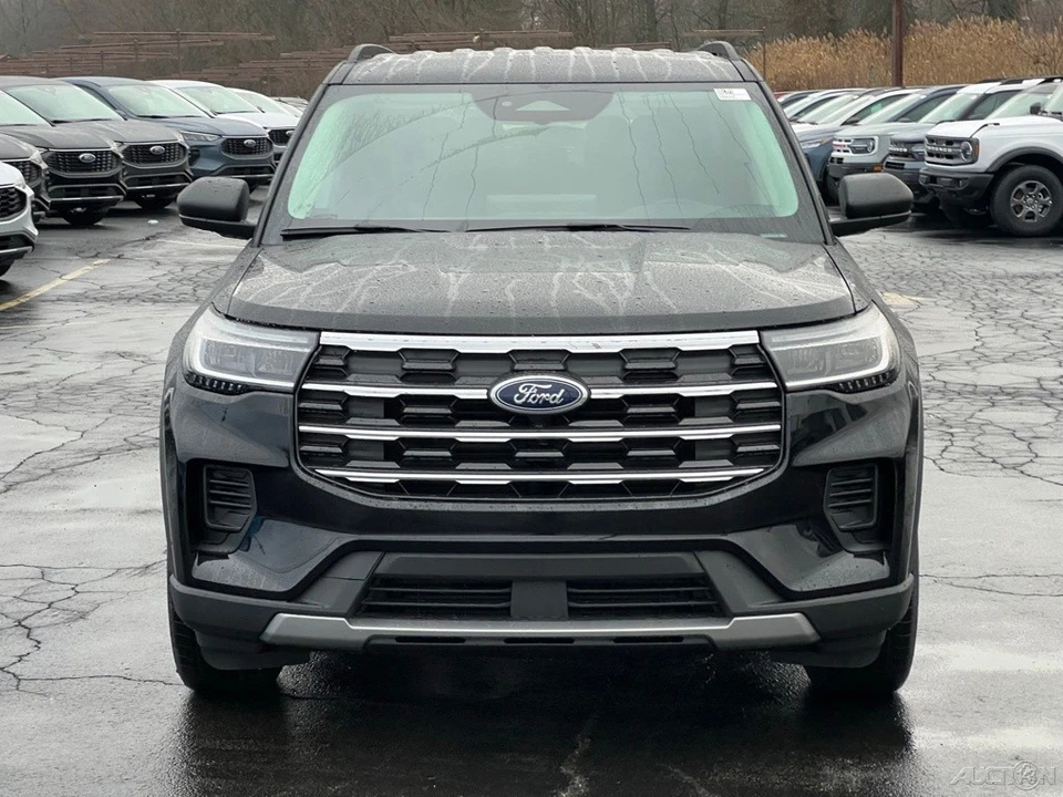 2026 Ford Explorer 6th Gen - Image 10 of 12