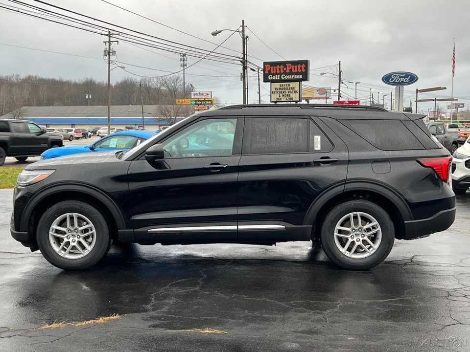 2026 Ford Explorer 6th Gen - Image 2 of 12