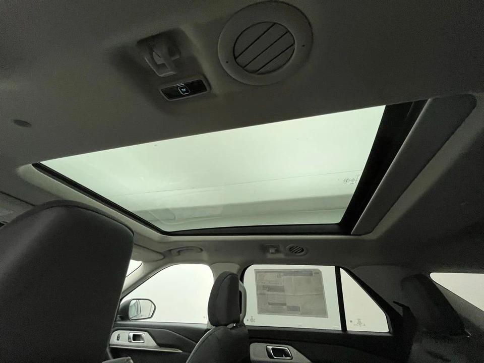 2026 Ford Explorer 6th Gen - Image 4 of 12