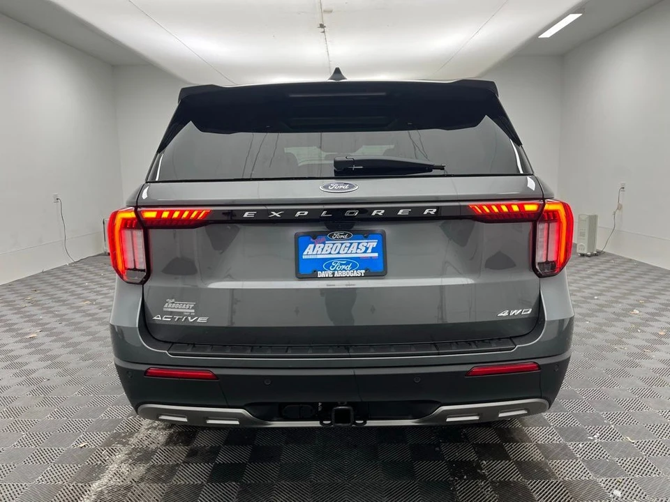 2026 Ford Explorer 6th Gen - Image 9 of 12