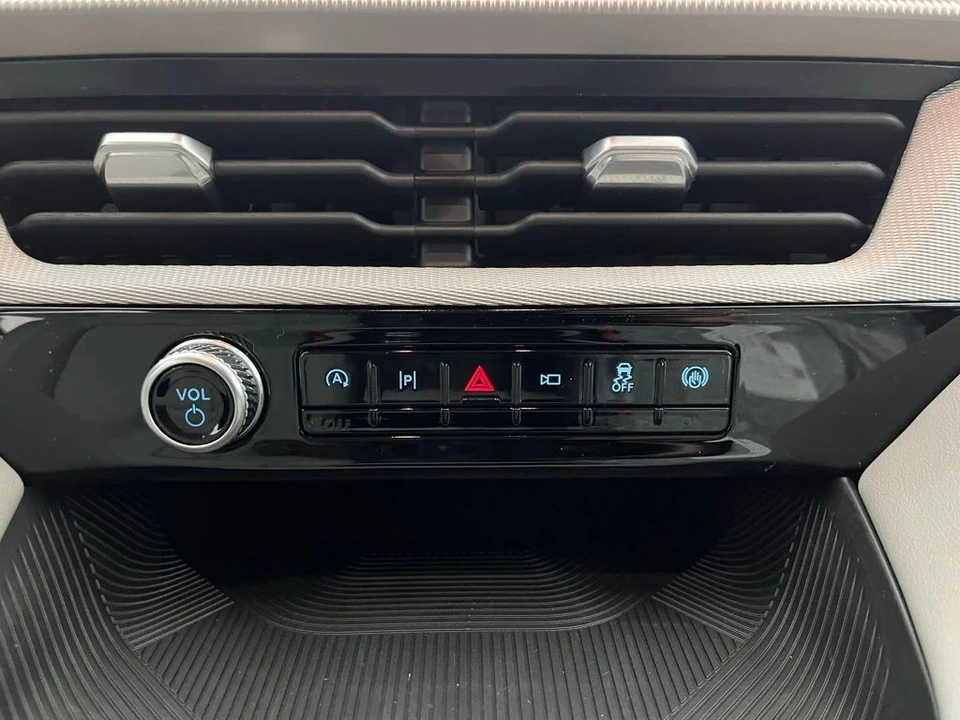 2026 Ford Explorer 6th Gen - Image 5 of 12