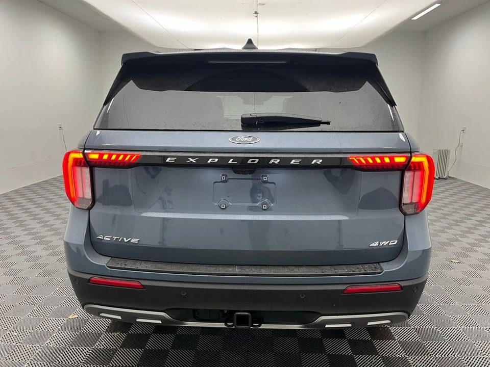 2026 Ford Explorer 6th Gen - Image 9 of 12